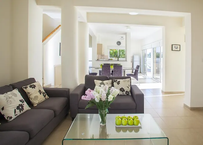 Theodora Willa Protaras