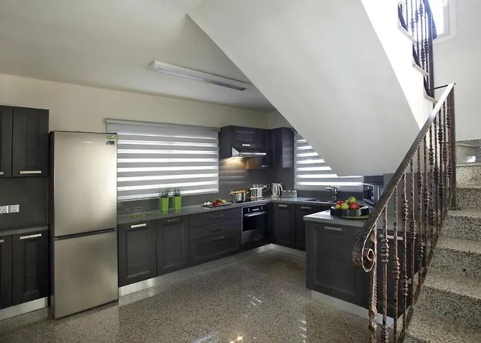 Theodora 프로타라스