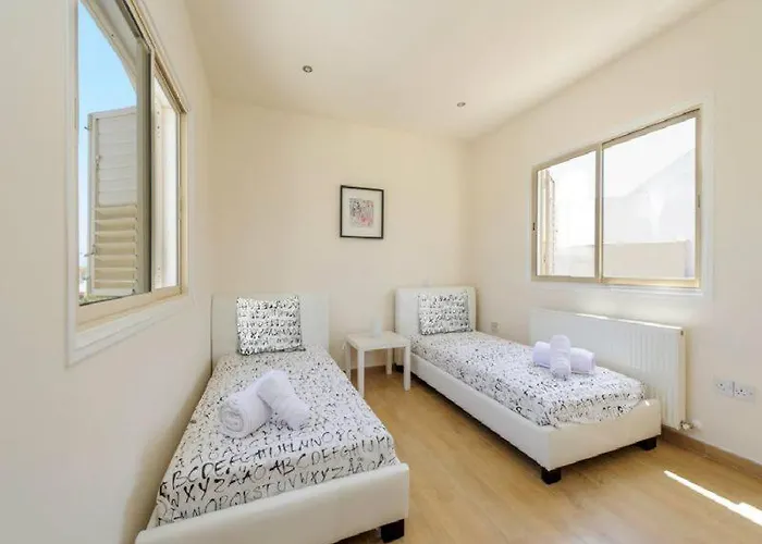 Theodora 프로타라스