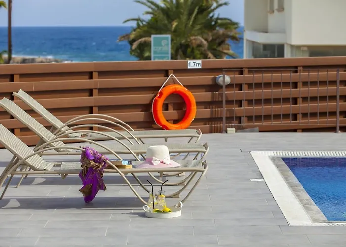 Theodora * 프로타라스